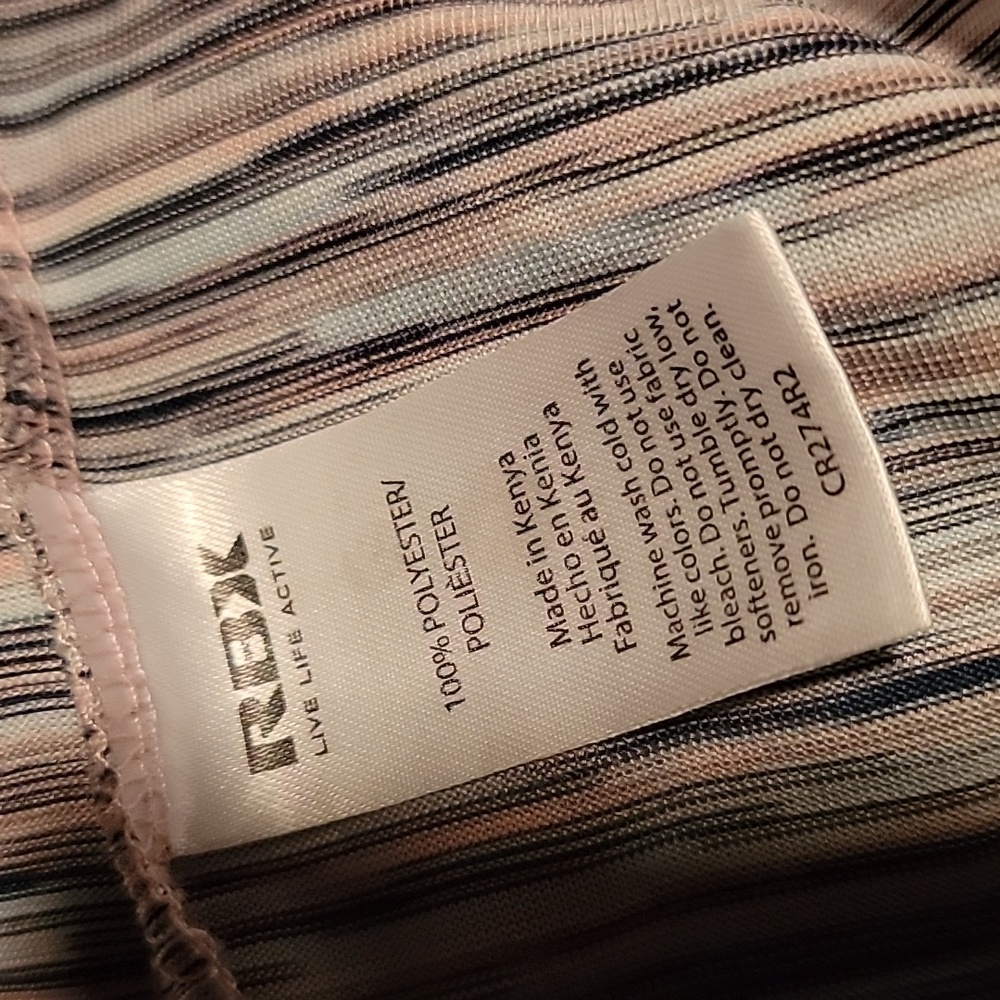2 Activewear Tops - Picture 9 of 9
